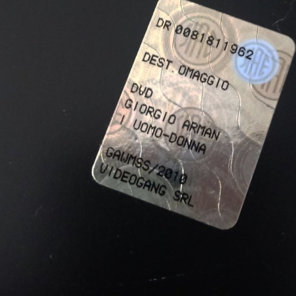 Giorgio Armani 2010 Fashion Lookbook - Picture 6 of 9